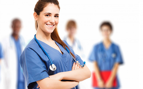 ¿Qué hace un auxiliar de enfermería? Requisitos y funciones