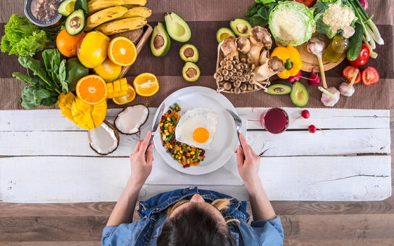 Claves para adquirir buenos hábitos alimenticios y cuidar tu salud