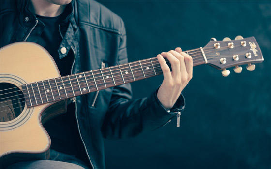 Curso online de Guitarra con Clases en Vivo por Skype
